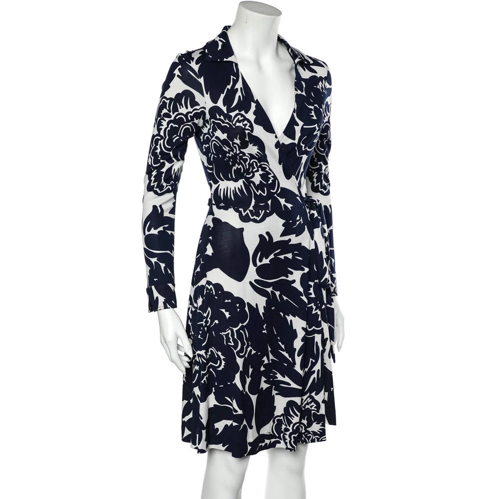 Diane Von Furstenberg Navy Blue Floral Printed Silk Knit T72 Mini Wrap Dress M For Women 2 Diane Von Furstenberg Navy Blue Floral Printed Silk Knit T72 Mini Wrap Dress M For Women - Image 2