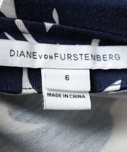 Diane Von Furstenberg Navy Blue Floral Printed Silk Knit T72 Mini Wrap Dress M For Women 10 Diane Von Furstenberg Navy Blue Floral Printed Silk Knit T72 Mini Wrap Dress M For Women -Diane Von Furstenberg shop luxury women diane von furstenberg used clothes p589614 004