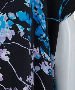 Diane Von Furstenberg Black Floral Print Oversized Kora Silk Blouse XS For Women 20 Diane Von Furstenberg Black Floral Print Oversized Kora Silk Blouse XS For Women -Diane Von Furstenberg shop luxury women diane von furstenberg used clothes p60745 0007