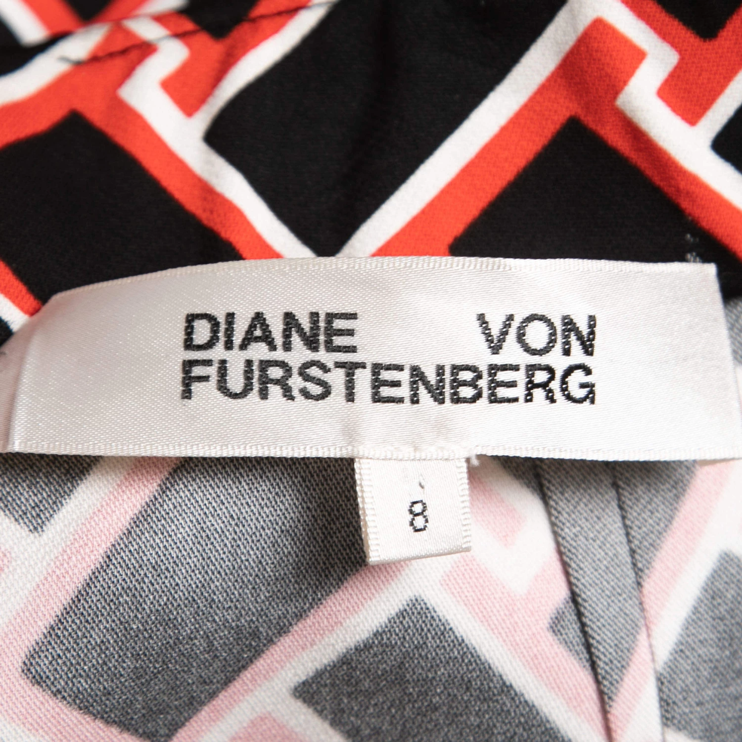 Diane Von Furstenberg Red & Black Printed Stretch Crepe Wide-Leg Trousers M Waist 28" For Women 4 Diane Von Furstenberg Red & Black Printed Stretch Crepe Wide-Leg Trousers M Waist 28" For Women - Image 4