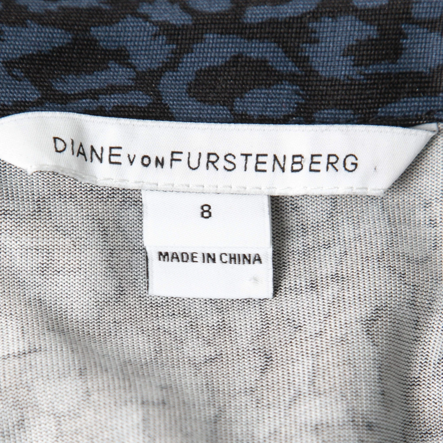 Diane Von Furstenberg Navy Blue Printed Silk Jersey Cybil Wrap Dress M For Women 4 Diane Von Furstenberg Navy Blue Printed Silk Jersey Cybil Wrap Dress M For Women - Image 4