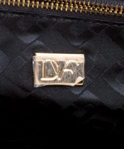 Diane Von Furstenberg Metallic Gold Lizard Embossed Leather 440 Mini Shoulder Bag For Women 18 Diane Von Furstenberg Metallic Gold Lizard Embossed Leather 440 Mini Shoulder Bag For Women -Diane Von Furstenberg shop luxury women diane von furstenberg used handbags p127522 008