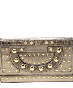 Diane Von Furstenberg Metallic Studded Leather Hayworth Clutch For Women 15 Diane Von Furstenberg Metallic Studded Leather Hayworth Clutch For Women -Diane Von Furstenberg shop luxury women diane von furstenberg used handbags p216984 007