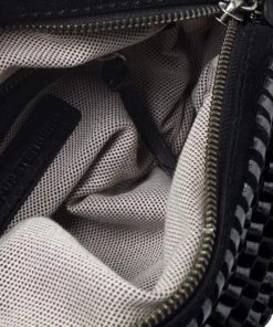 Diane Von Furstenberg Metallic Black Chainlink Leather Stephanie Shoulder Bag For Women 17 Diane Von Furstenberg Metallic Black Chainlink Leather Stephanie Shoulder Bag For Women -Diane Von Furstenberg shop luxury women diane von furstenberg used handbags p257833 010