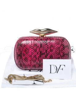 Diane Von Furstenberg Magenta/Black Python Flirty Minaudiere Chain Clutch For Women 19 Diane Von Furstenberg Magenta/Black Python Flirty Minaudiere Chain Clutch For Women -Diane Von Furstenberg shop luxury women diane von furstenberg used handbags p357170 003