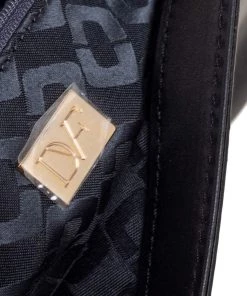 Diane Von Furstenberg Black Leather And Croc Embossed Leather Flap Shoulder Bag For Women 18 Diane Von Furstenberg Black Leather And Croc Embossed Leather Flap Shoulder Bag For Women -Diane Von Furstenberg shop luxury women diane von furstenberg used handbags p575825 005